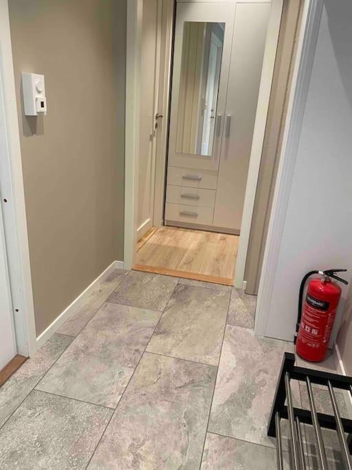 Modern Apartment With Free Parking 卑爾根 外观 照片