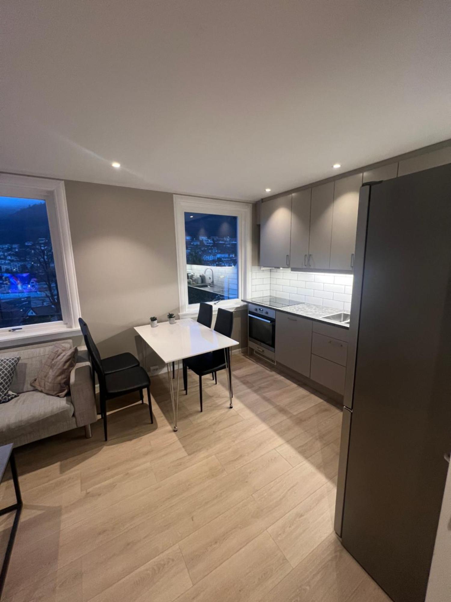 Modern Apartment With Free Parking 卑爾根 外观 照片